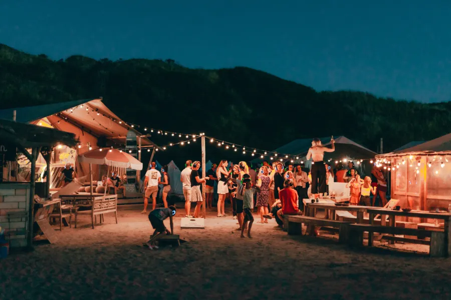 Silent disco op beachcamp